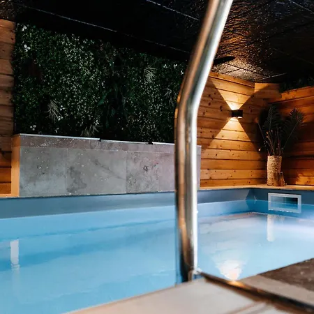 Willa La Motte Feodale Luxury Medieval Manor Rated 5 Stars In Normandy